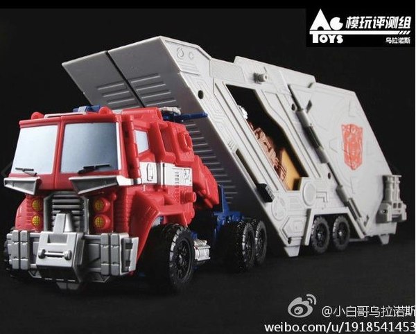 2013 Transformers Year Of Snake Optimus Prime Energon Repaint  In Hand Image   (1 of 17)